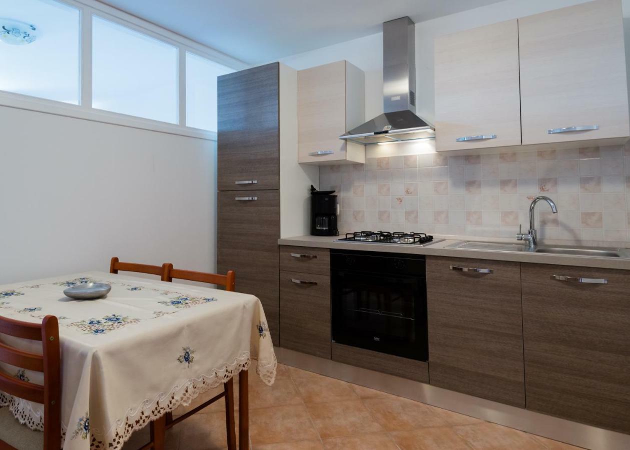 Apartments Alma Crveni Vrh Exterior photo